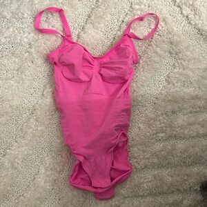 skims pink body suit brand new, never worn